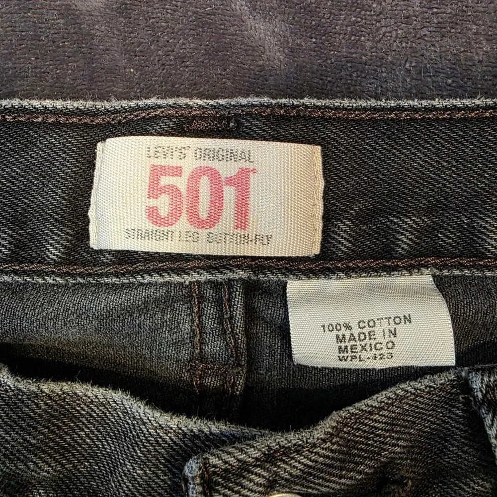 Vintage Levis 501 Black Fade Straight Leg Button Fly Denim Jeans Mens 34x29